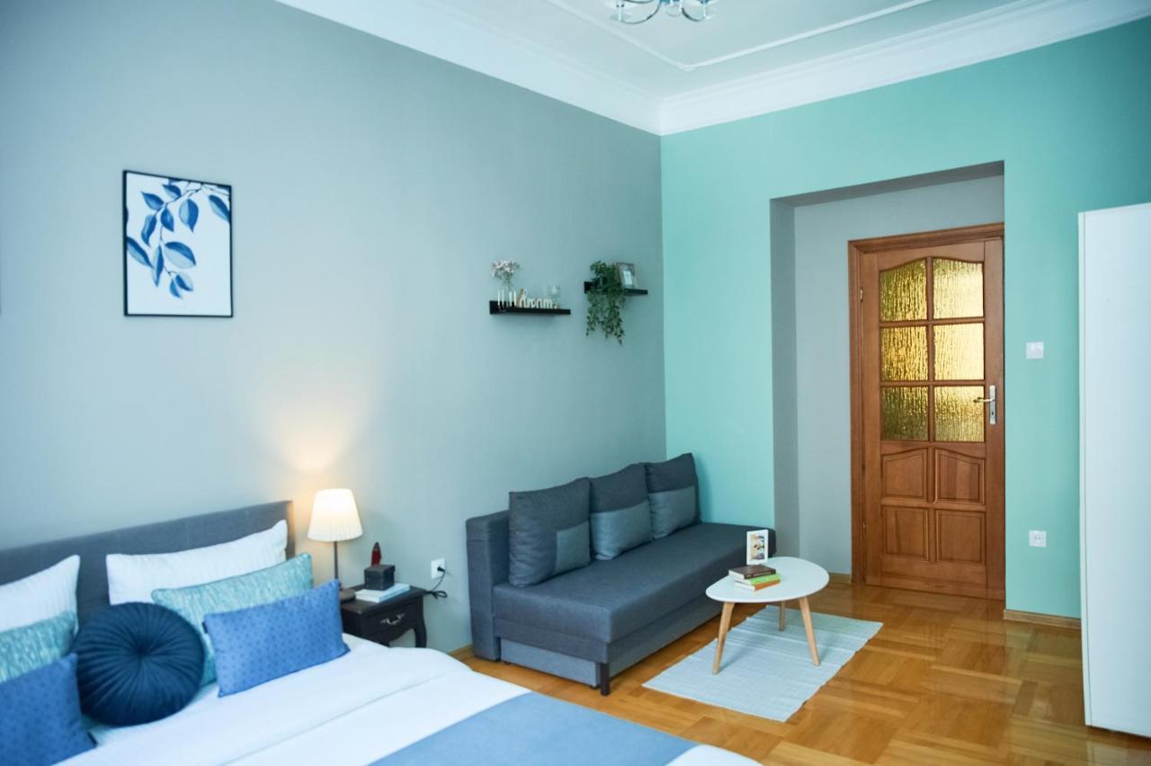 Cozy Apartment, 5Mins To Opera 리비프 외부 사진
