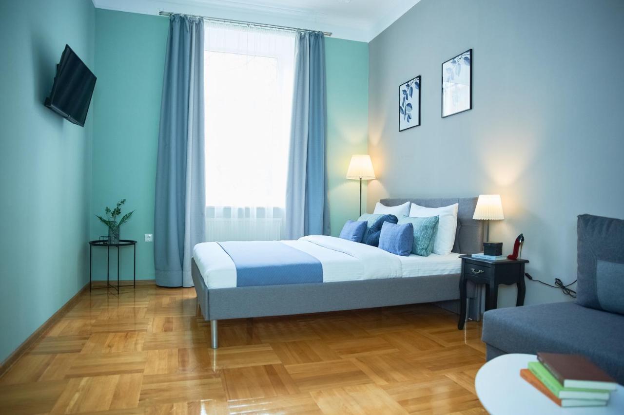 Cozy Apartment, 5Mins To Opera 리비프 외부 사진
